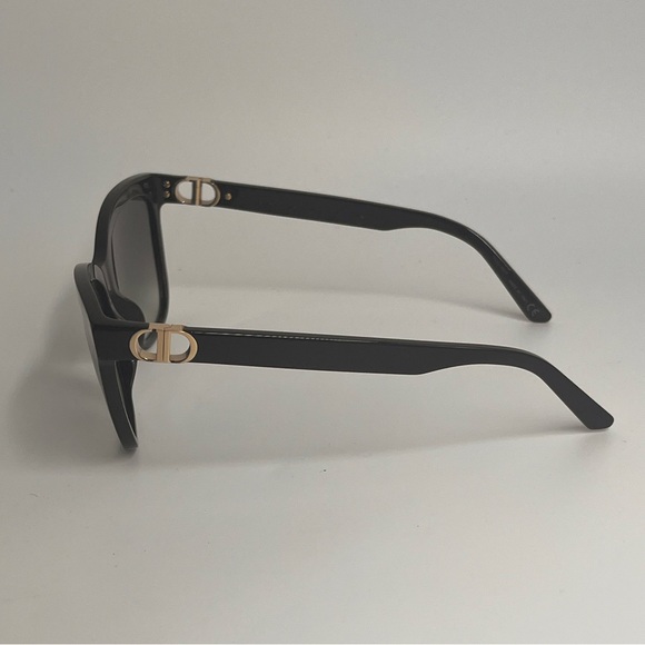 LuxeFindsResale.com Dior Acetate Butterfly 30 Montaigne Mini Sunglasses - Picture 5 of 8
